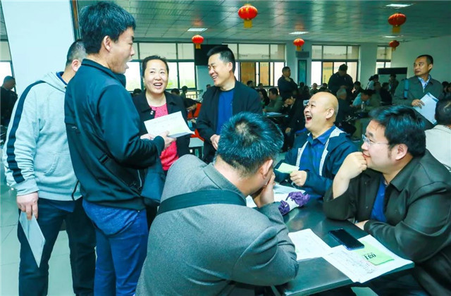 匠心臻筑，荣耀归家|中建·观湖珑府烟机签约圆满落幕！